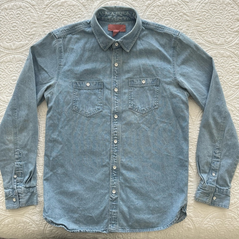 Forever 21 men’s light denim button down shirt